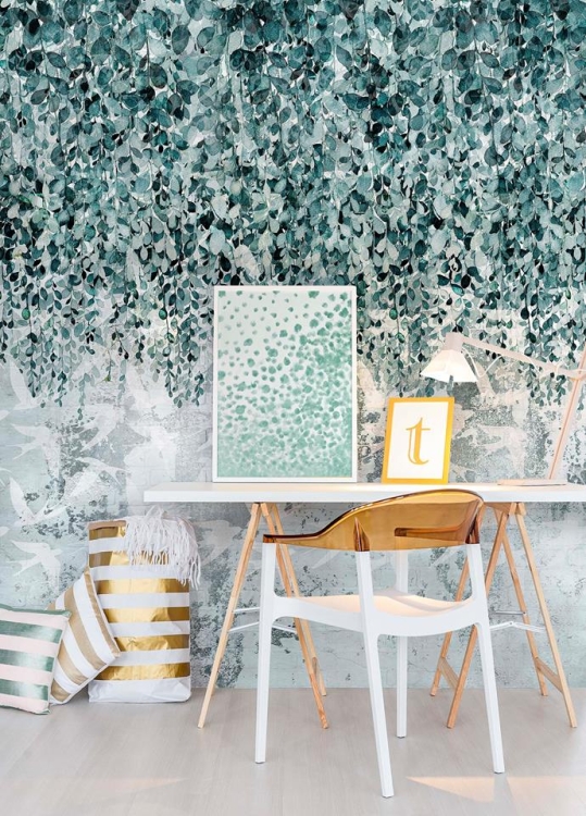 Drobne listki i ptaki tapeta fizelinowa z roślinnym motywem do salonu i sypialni