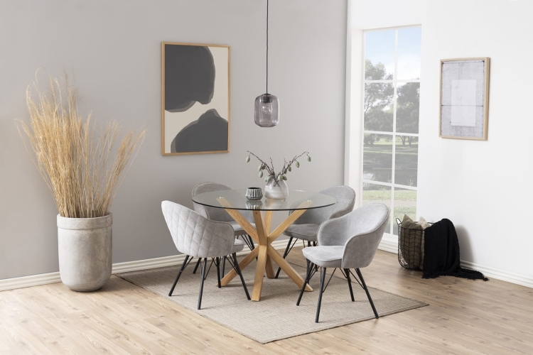 Nowoczesny stół do salonu ze szklanym blatem Sally Cristal Dining Table na metalowej podstawie