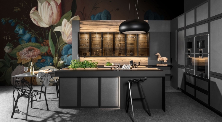 Tulipany i irysy kwiaty na ciemnym tle Dark Tulip Wall Art fototapeta na wymiar indywidualny