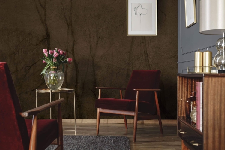 Foggy Day mglisty las z ciemnymi sylwetkami drzew - fototapeta na flizelinie