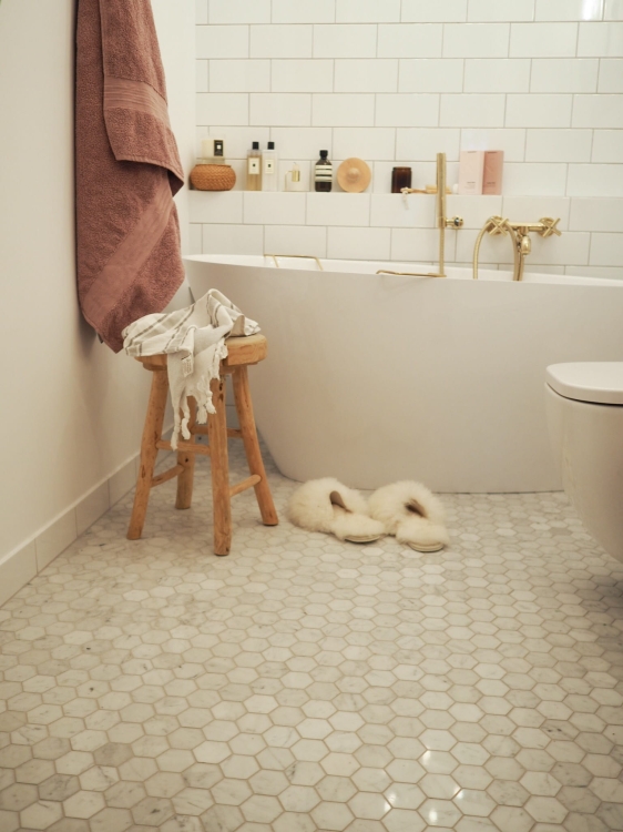 Carrara White Hexagon 48 jasna mozaika uniwersalna kamienna