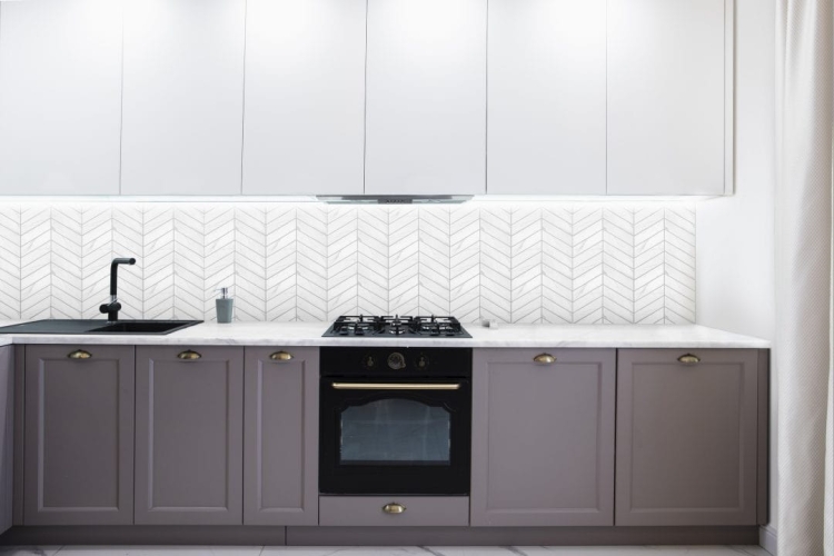 Royal Chevron Carrara Matt marmurowa mozaika jodełka uniwersalna szewrony