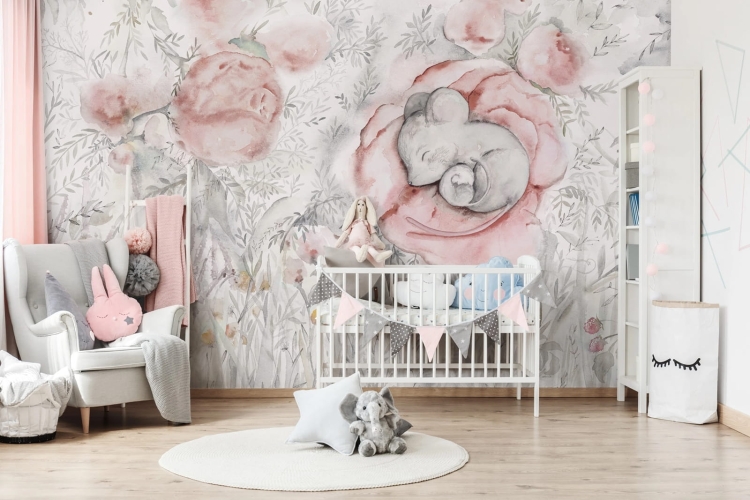 Myszki śpiące wśród kwiatów i traw pastelowa fototapeta do pokoju dziecięcego
