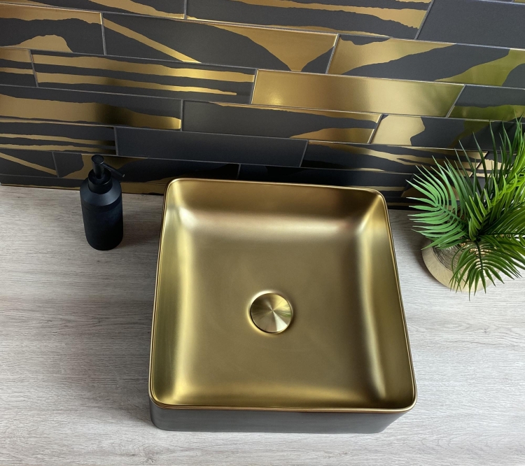 Dune Flat Savannah Black & Gold