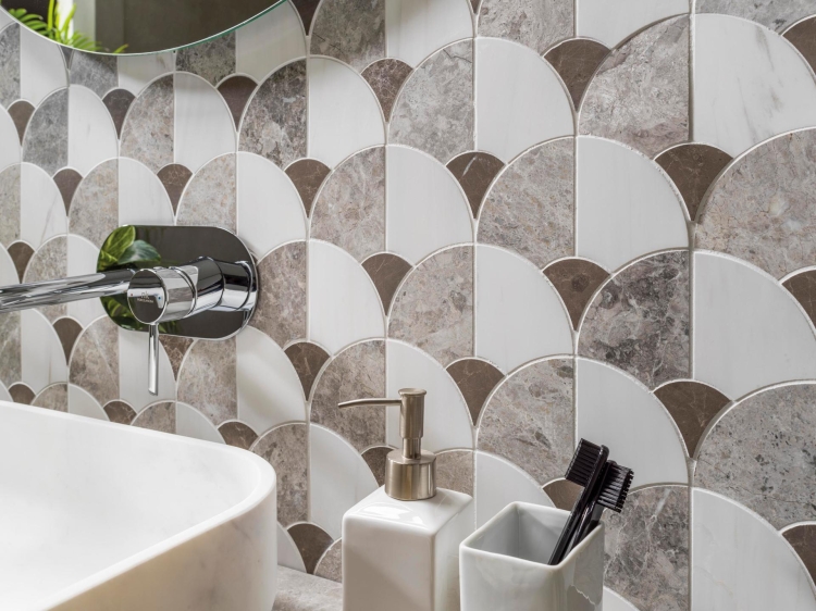 L'Antic Colonial Figure Shell Dark geometryczna mozaika kamienna