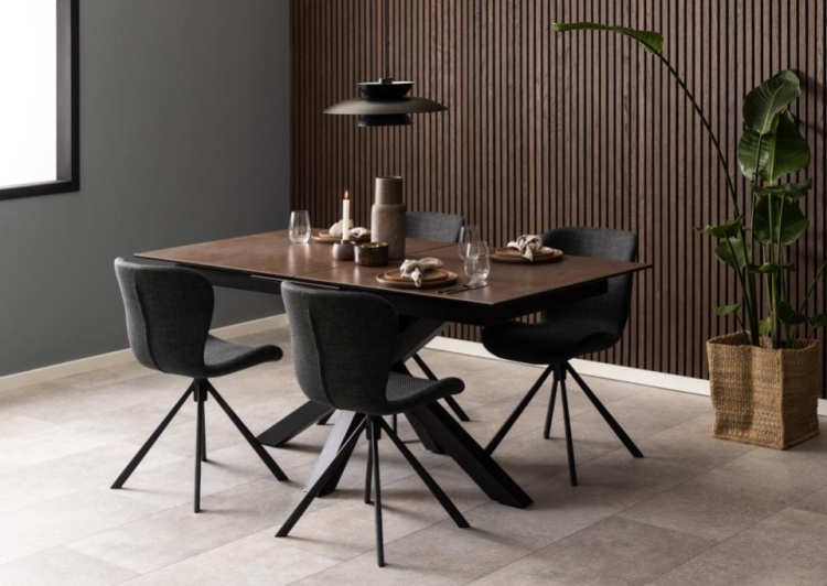 Heaven rozkładany stół z ceramicznym rdzawym blatem i metalową podstawą