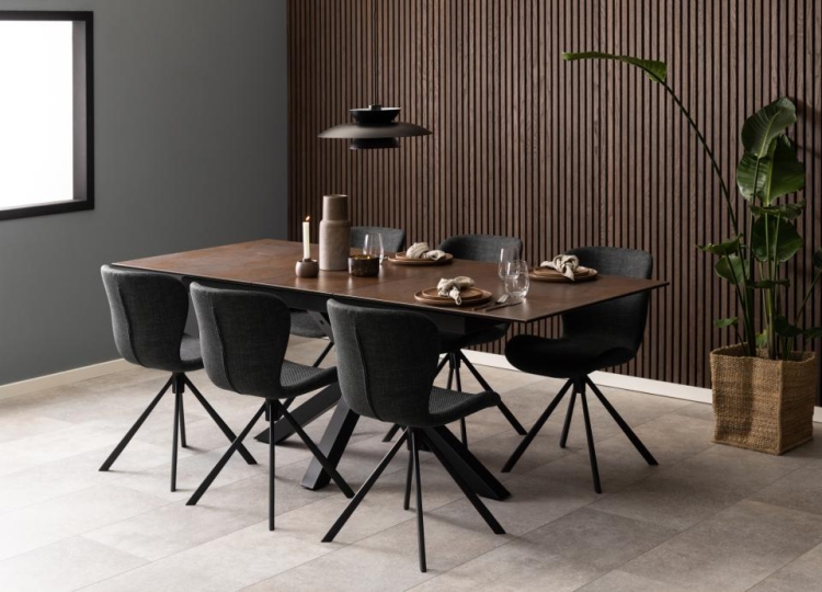 Heaven rozkładany stół z ceramicznym rdzawym blatem i metalową podstawą