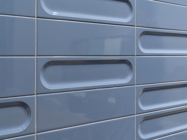 L'Antic Colonial Kent Navy Gloss