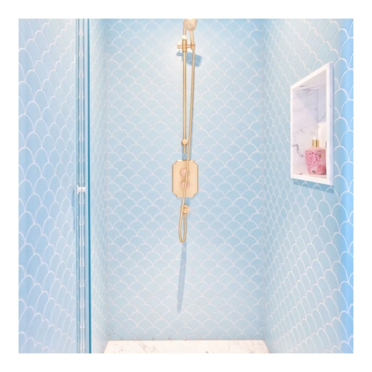 Raw Decor Flabellum Light Blue błękitna mozaika łuska połysk