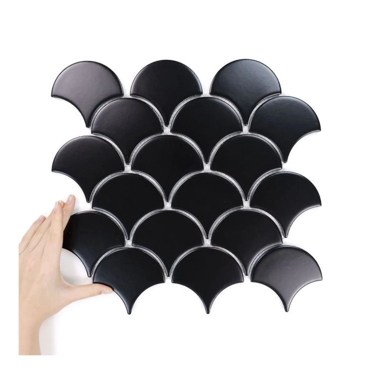 Black Mat (2).webpRaw Decor Flabellum Black czarna matowa mozaika łuska