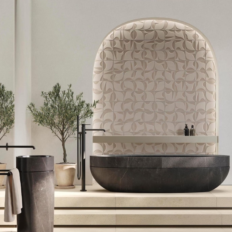 L'Antic Colonial Sails Earth