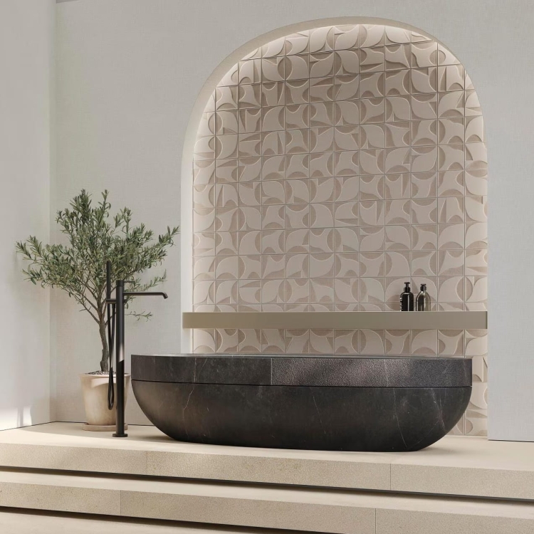 L'Antic Colonial Sails Earth