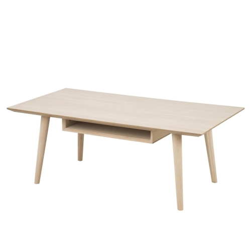 Drewniany stolik kawowy w skandynawskim stylu