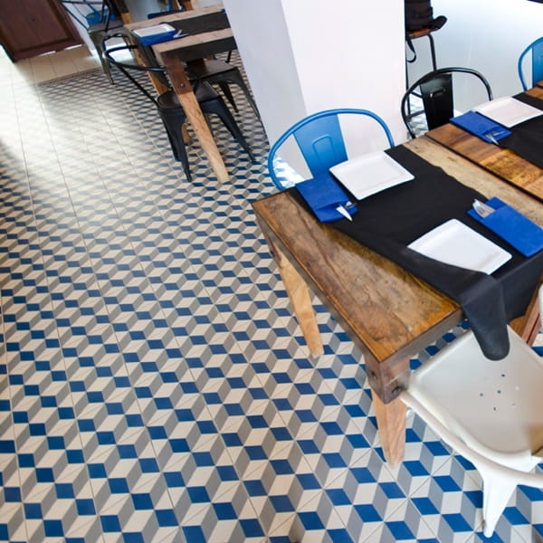 Vives Guell-1 płytka uniwersalna